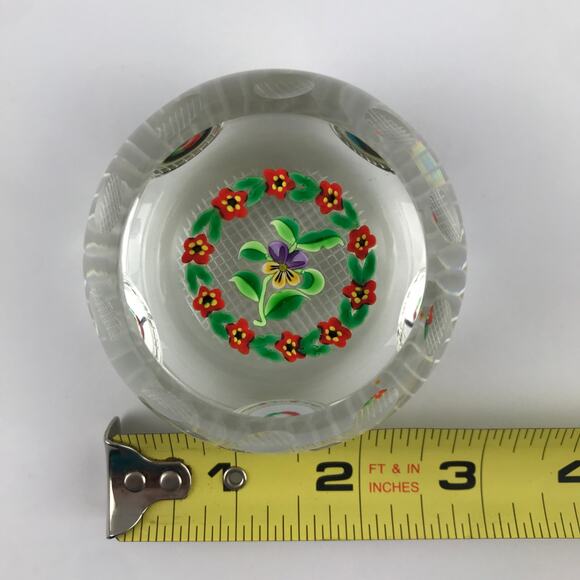 Perthshire 1998D Garlanded Pansy Lampwork Flower Leaves Clear Facet Paperweight - Picture 7 of 15